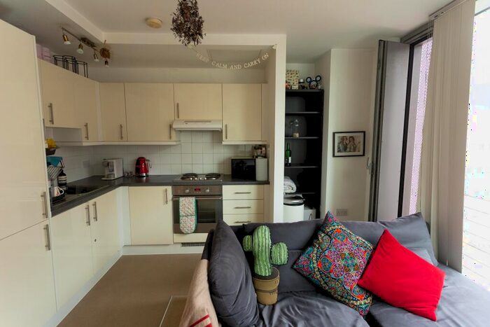 1 Bedroom Apartment To Rent In Marsh Wall, London, Greater London, E14