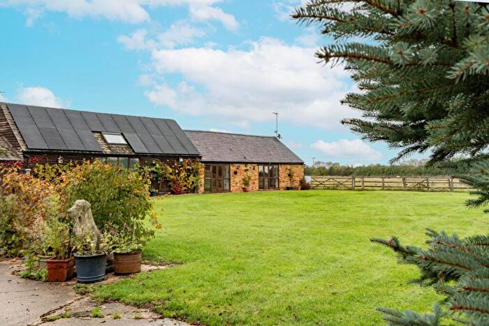 2 Bedroom Barn Conversion To Rent In Annexe, The Old Farmhouse, Piddington, OX25
