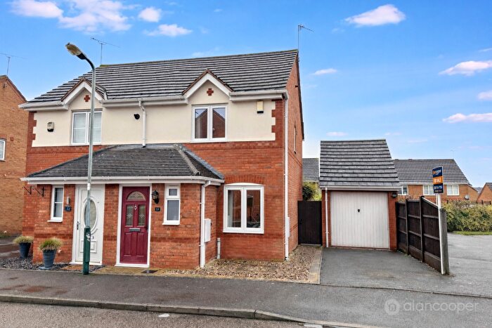 2 Bedroom Semi Detached House For Sale In Upton Drive, Maple Park, Nuneaton, CV11