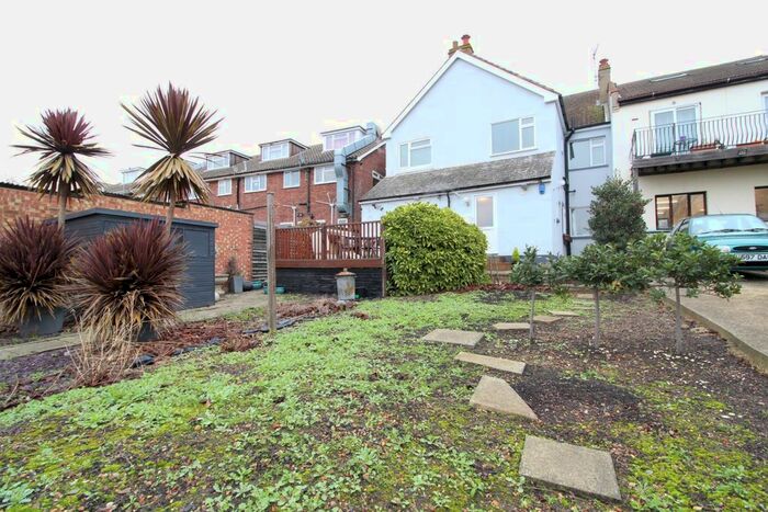 2 Bedroom Flat To Rent In High Road, Benfleet, Essex, SS7