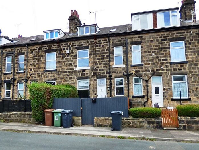 3 Bedroom Terraced House For Sale In Wellington Mount, Leeds, LS13