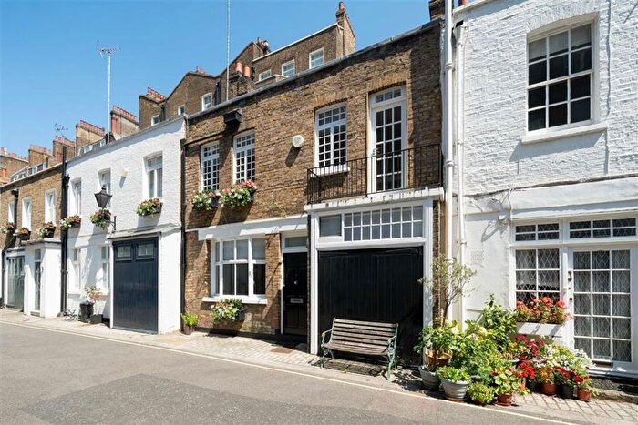 2 Bedroom Flat To Rent In Gloucester Place Mews, London, W1U