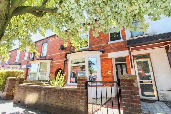 3 Bedroom Terraced House For Sale In Fairfax Road, Bedford, MK40