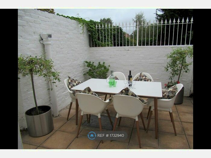 2 Bedroom Flat To Rent In Lollard Street, London, SE11