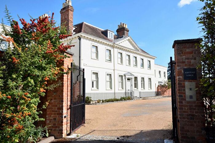 3 Bedroom Apartment For Sale In Parkers Lane, Ashtead, KT21