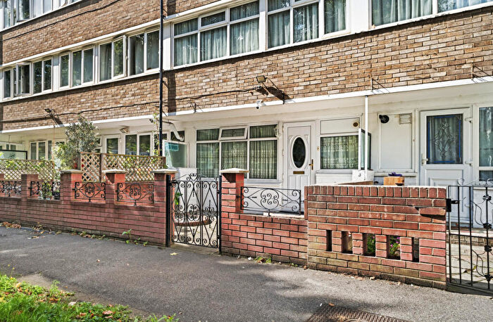 3 Bedroom Apartment For Sale In Musbury Street, London, E1