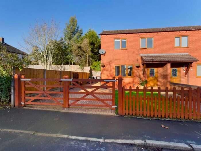 Houses for sale & to rent in TF7 5AB, Park Avenue, Madeley Telford