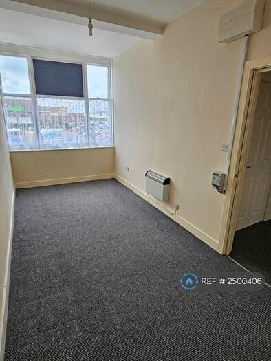 1 Bedroom Flat To Rent In Freeman Street, Grimsby, DN32