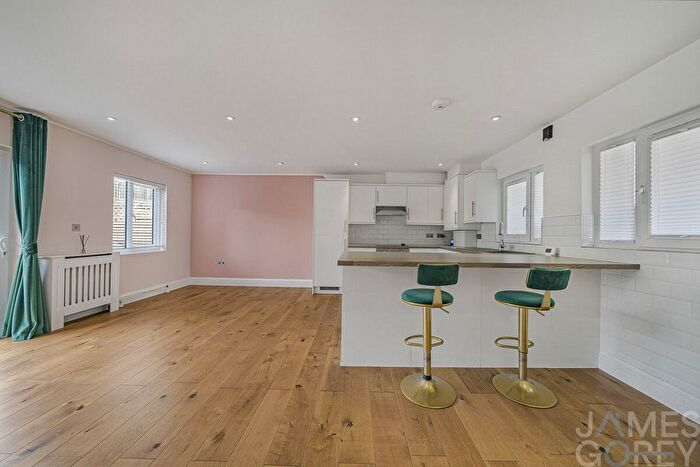1 Bedroom Flat For Sale In Waterside, Dartford, DA1
