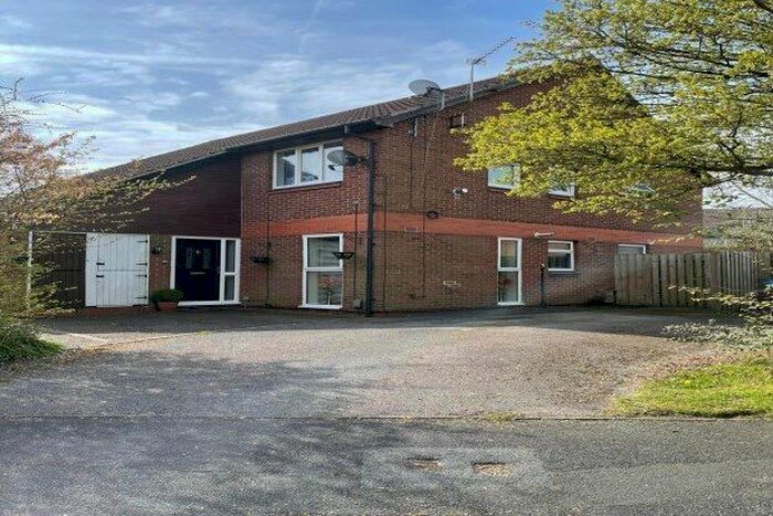 2 Bedroom Flat To Rent In Ashdown Lane, Warrington, WA3