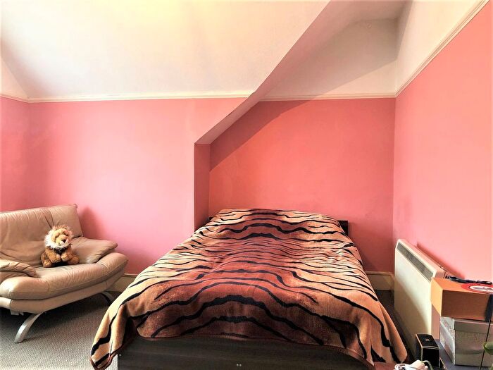 1 Bedroom Flat To Rent In Raphael Road, Hove, BN3