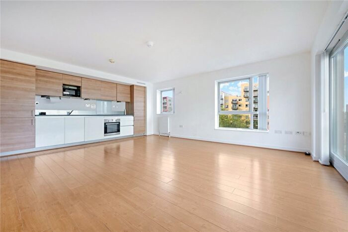 3 Bedroom Flat To Rent In John Harrison Way, London, SE10