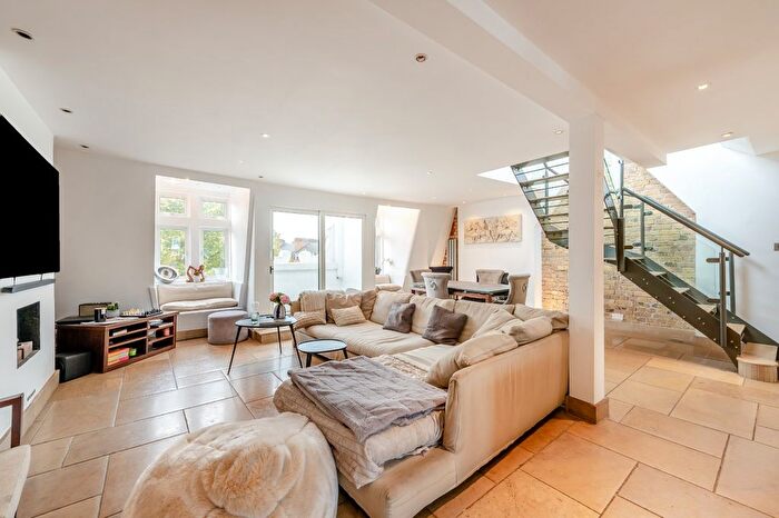2 Bedroom Flat For Sale In Lennox Gardens, London, SW1X