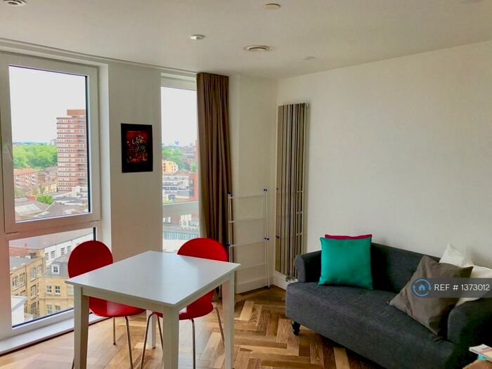 Studio To Rent In Eagle Point, London, EC1V