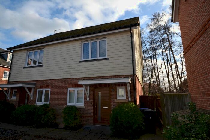 2 Bedroom Semi-Detached House To Rent In Blackthorns, Fleet, GU51