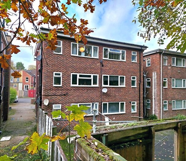 1 Bedroom Apartment For Sale In Woodside Road, SO17