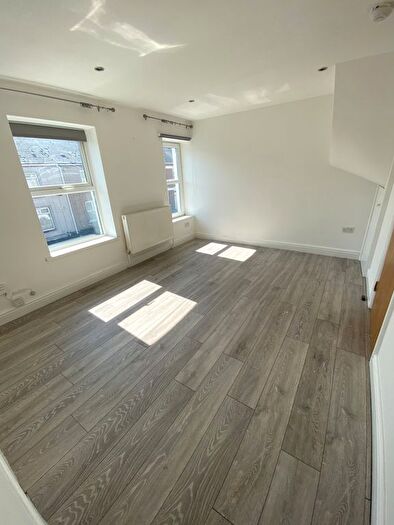 2 Bedroom Maisonette To Rent In North Clive Street, Cardiff, CF11