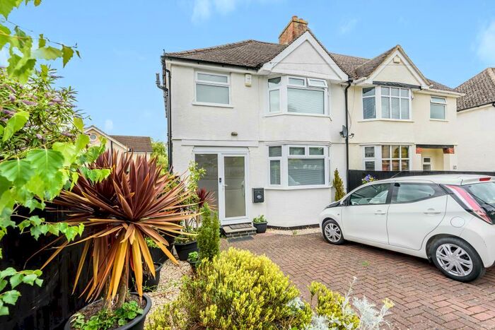 3 Bedroom Semi-Detached House To Rent In Coniston Avenue, Headington, OX3