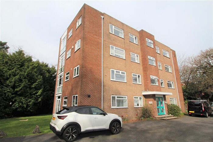 2 Bedroom Flat To Rent In Mount Road, Parkstone, Poole, BH14