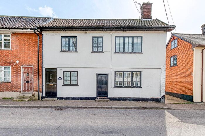 3 Bedroom Semi Detached House For Sale In The Street, Dickleburgh, IP21