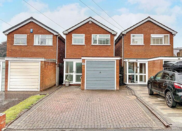 3 Bedroom Detached House For Sale In Turls Street, Sedgley, DY3