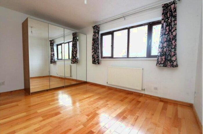 6 Bedroom House To Rent In Highfields Close, Bristol, BS34