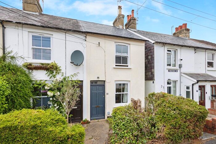 3 Bedroom End Of Terrace House For Sale In Rack Close Road, Alton, GU34