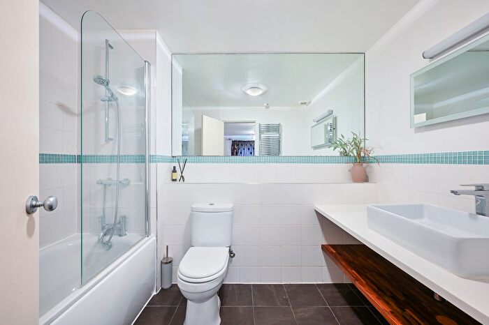 2 Bedroom Flat To Rent In Blue Gates, SW19