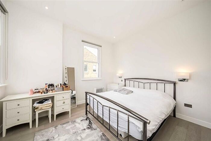 4 Bedroom Property To Rent In Kingston Road, Teddington, TW11
