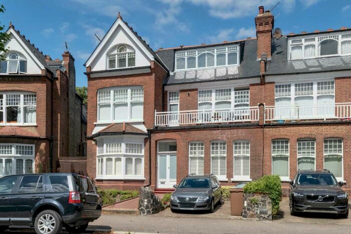 2 Bedroom Flat To Rent In Princes Avenue, London, N10