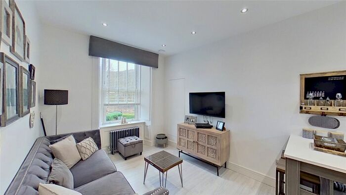 1 Bedroom Flat To Rent In Meadowbank Crescent, Edinburgh, Midlothian, EH8