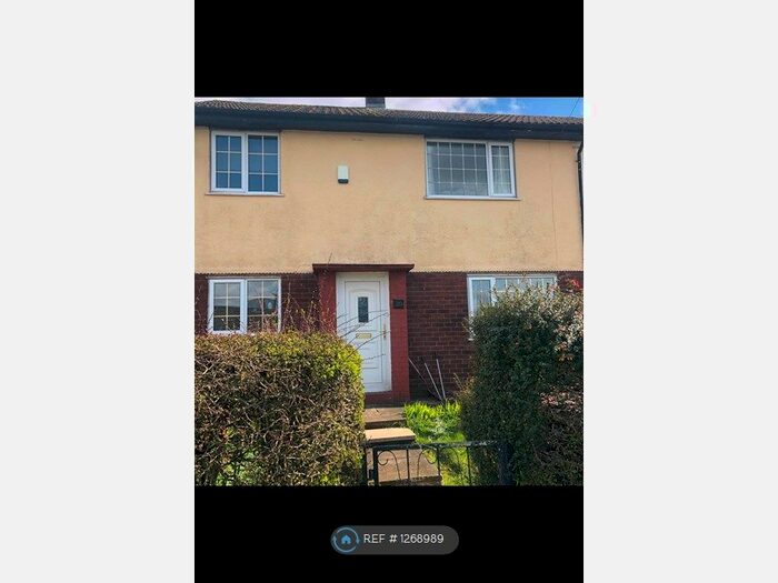 3 Bedroom Semi-Detached House To Rent In School Crescent, Stalybridge SK15