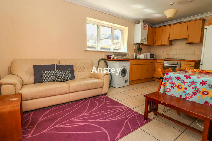 2 Bedroom Flat To Rent In Portswood Road, Southampton, SO17