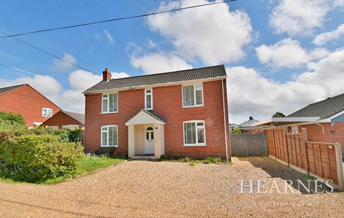5 Bedroom Detached House For Sale In Tricketts Lane, Ferndown, BH22