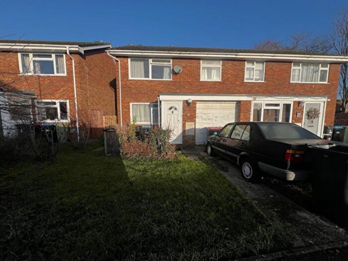 3 Bedroom Semi Detached House For Sale In Holland Way, Newport Pagnell, MK16