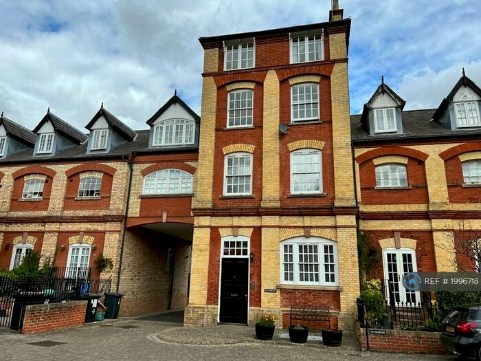 1 Bedroom Flat To Rent In Swan Street, West Malling, ME19