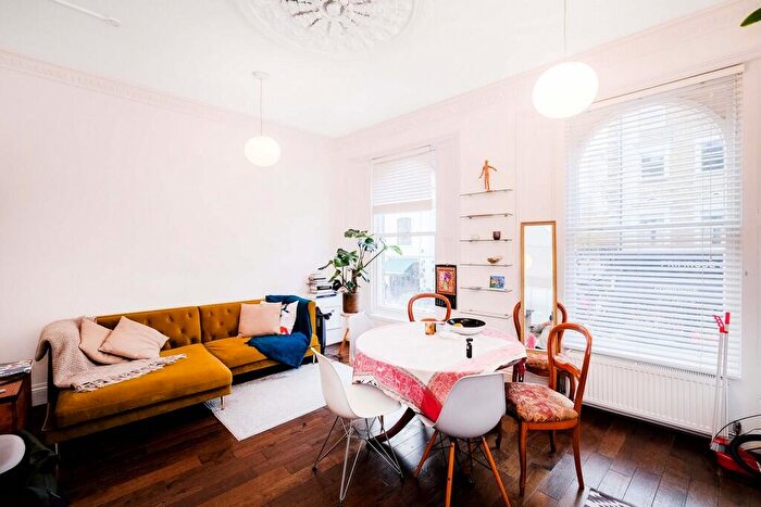 1 Bedroom Flat To Rent In Regents Park Road, NW1