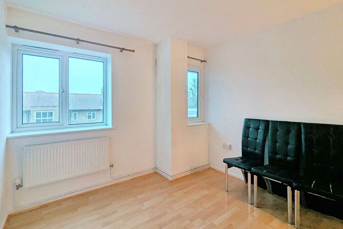 1 Bedroom Flat For Sale In Glen Albyn Road, London, SW19