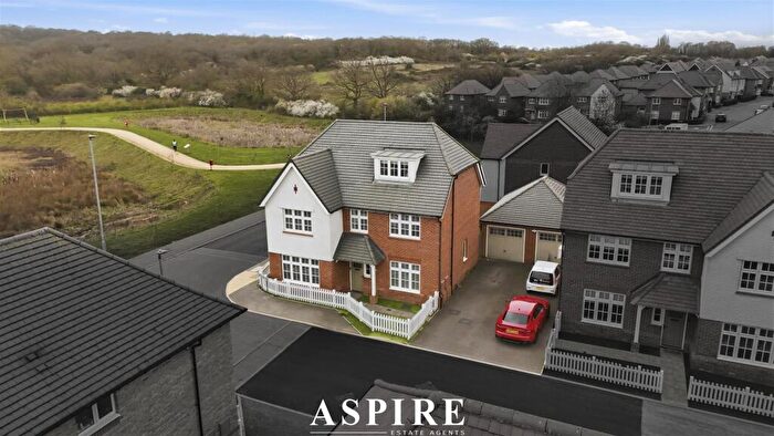 5 Bedroom Detached House For Sale In Parker Drive, Langdon Hills, Basildon, SS16