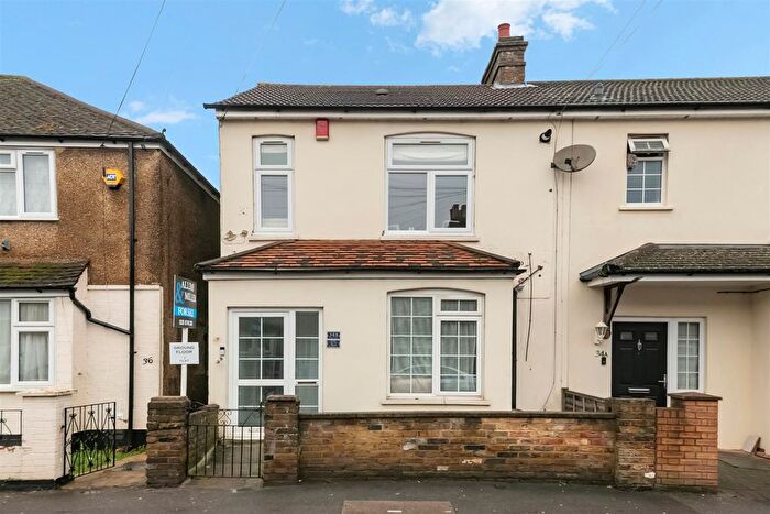 2 Bedroom Maisonette For Sale In Tudor Road, Hayes, UB3