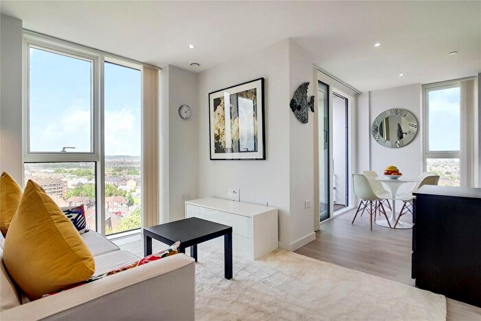 1 Bedroom Apartment To Rent In Newnton Close London, N4