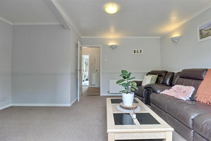 3 Bedroom Semi-detached House For Sale In Dorking Crescent, Portsmouth, PO6