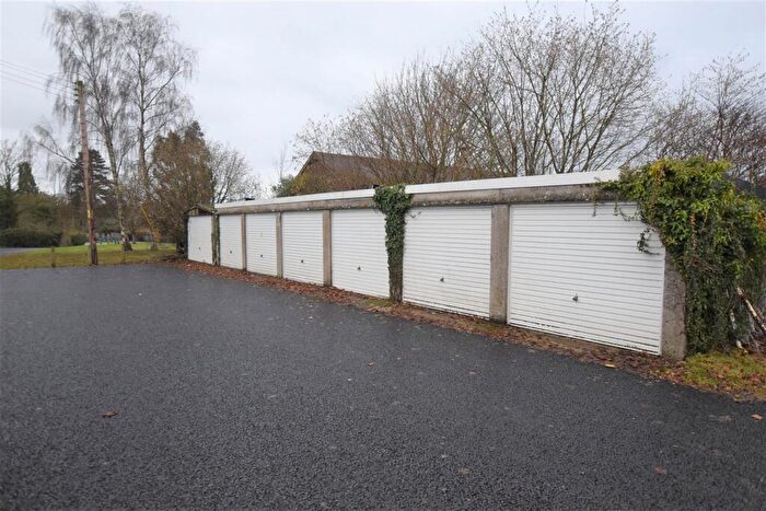 Garage / Parking To Rent In Garage, Greenlands, RG9