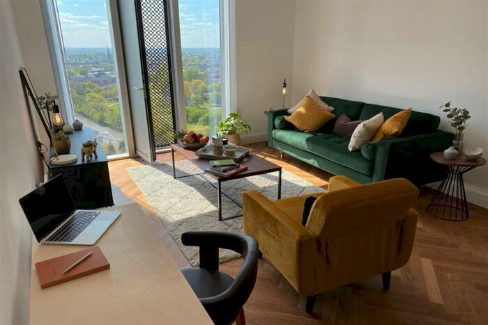 2 Bedroom Apartment To Rent In East Tower, Owen Street, M15