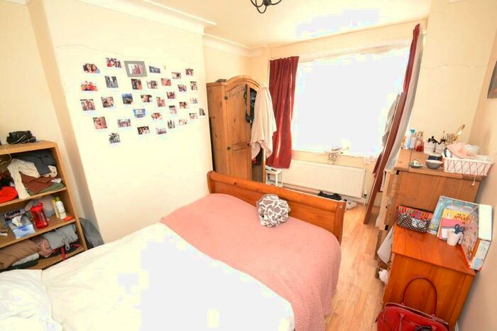 3 Bedroom End Of Terrace House To Rent In Kelso Gardens, Hyde Park, Leeds, LS2
