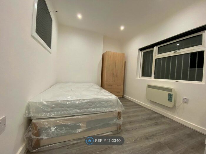 Studio To Rent In Parkfield Road, Harrow HA2