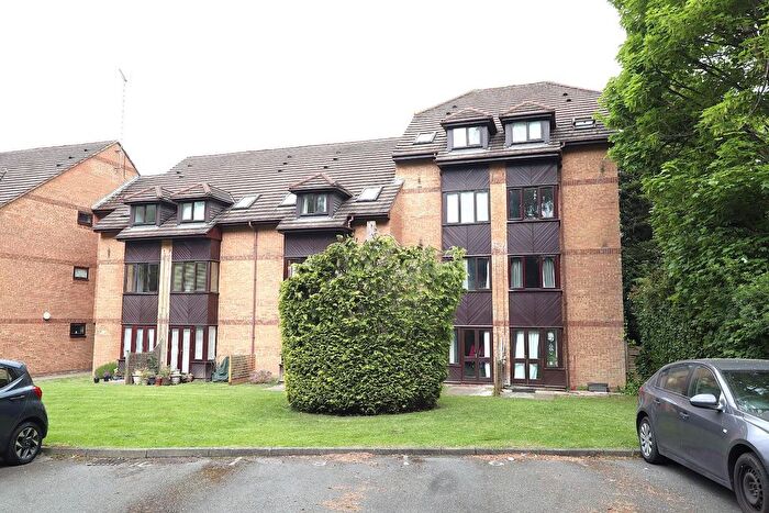 1 Bedroom Flat For Sale In Hadgen Lane, Watford, WD18