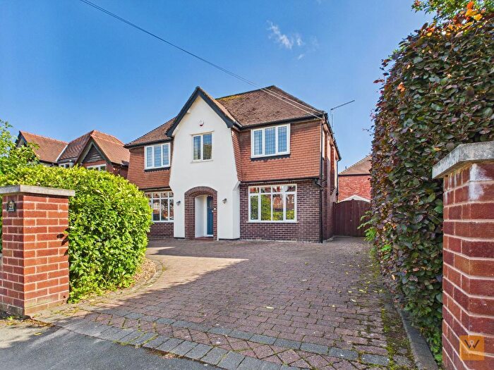 4 Bedroom Detached House For Sale In Shepley Drive, Hazel Grove, Stockport, SK7