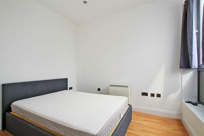 1 Bedroom Flat To Rent In Gallery Apartments, Commercial Road, Whitechapel, London, E1