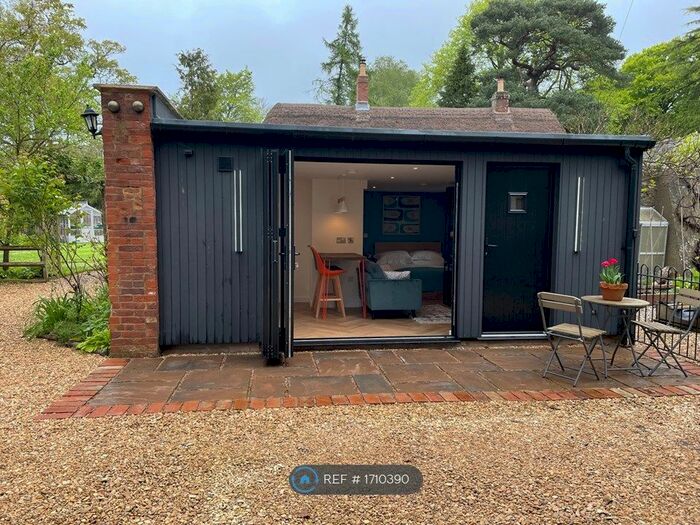 Studio To Rent In Church Lane, Yeovil, BA22